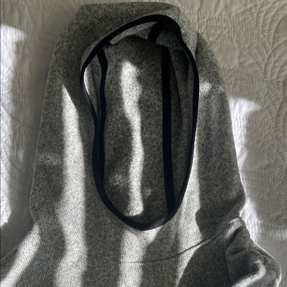 Size Large Thermal Nike Heather Gray Sweatshirt with Black Swoosh - Picture 2 of 10